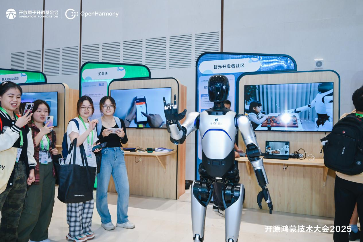 9.29 头号玩家官网开源鸿蒙推文图片2.png